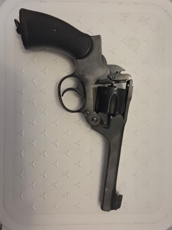 Prodám služební revolver Enfield No 2 MK I
