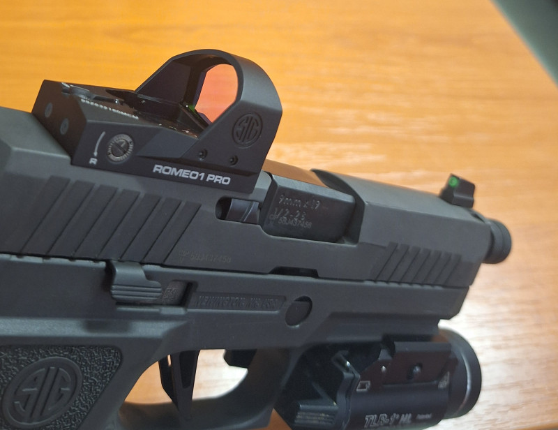 SIG SAUER X-carry Legion + kolimátor