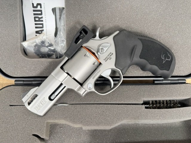 Revolver Taurus 692, 3