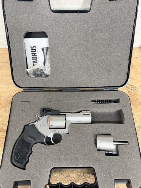 Revolver Taurus 692, 3