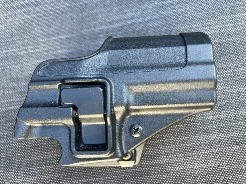 Kydex HK - P30 pro praváka s pojistkou pc: 1.500 Kč