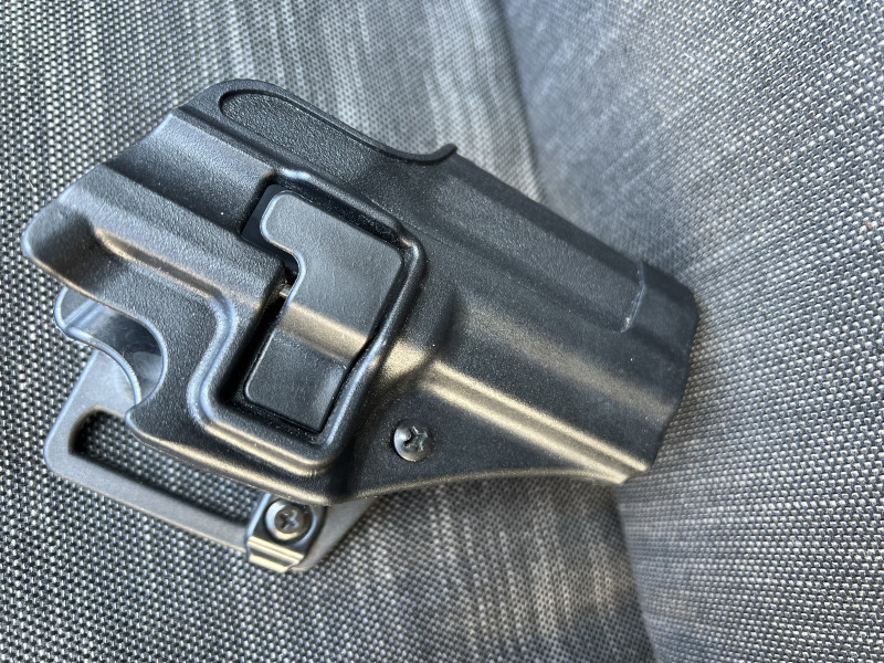 Kydex HK - P30 pro praváka s pojistkou pc: 1.500 Kč