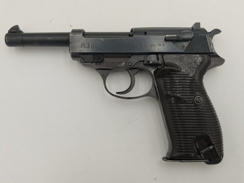 Walther P38 r.v. 1944 Zella