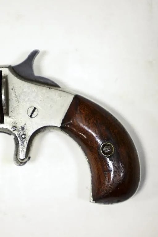 Starožitný revolver Hopkins Allen .22 – 7ran