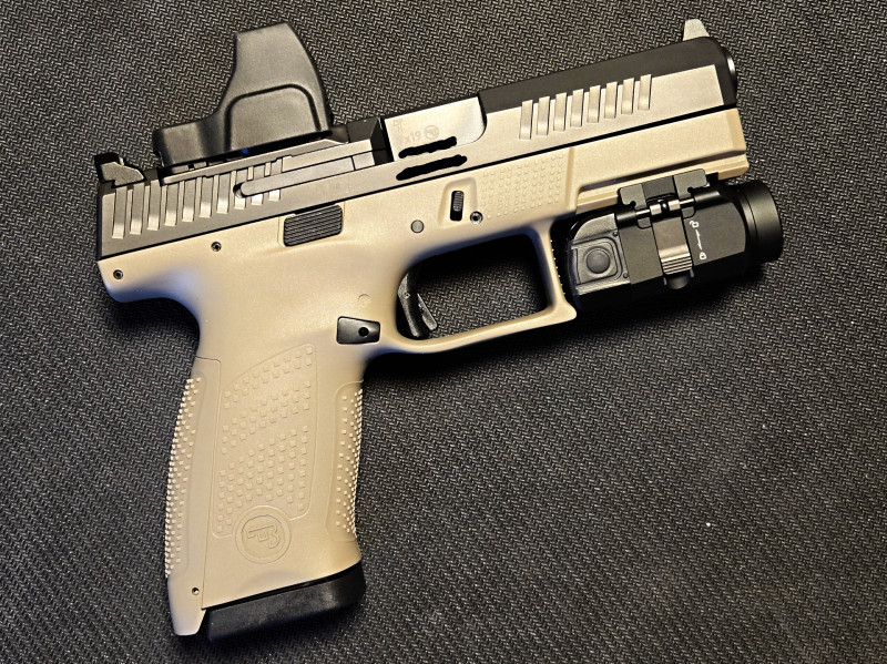 nová CZ P-10 C OR FDE + Vortex + Fenix GL06