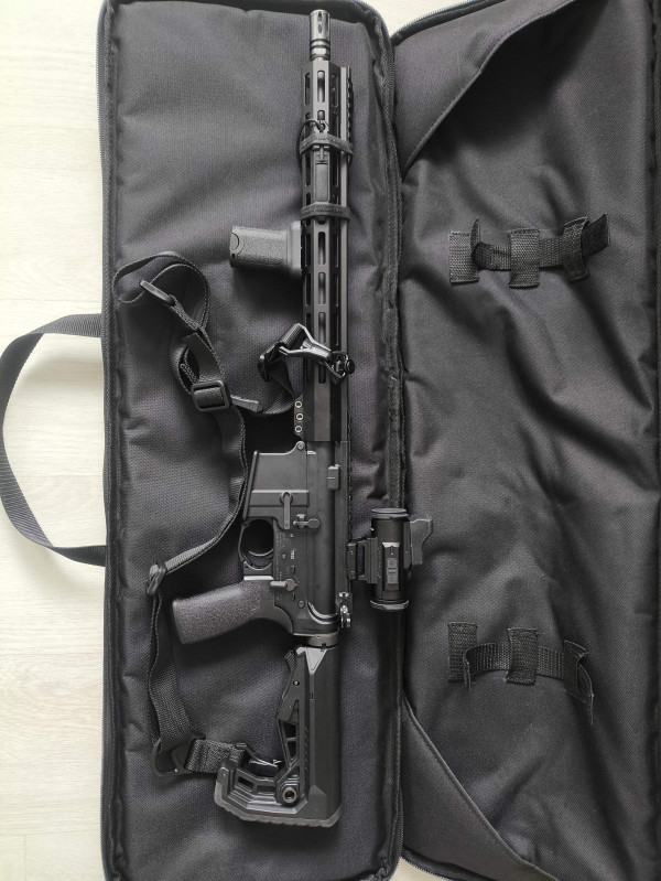 UAR-15 