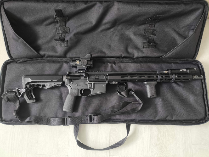 UAR-15 