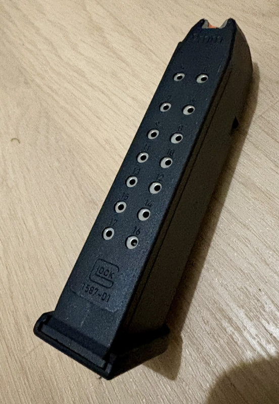 Nový nikdy nestřílený originální zásobník Glock 17/45 Gen 5