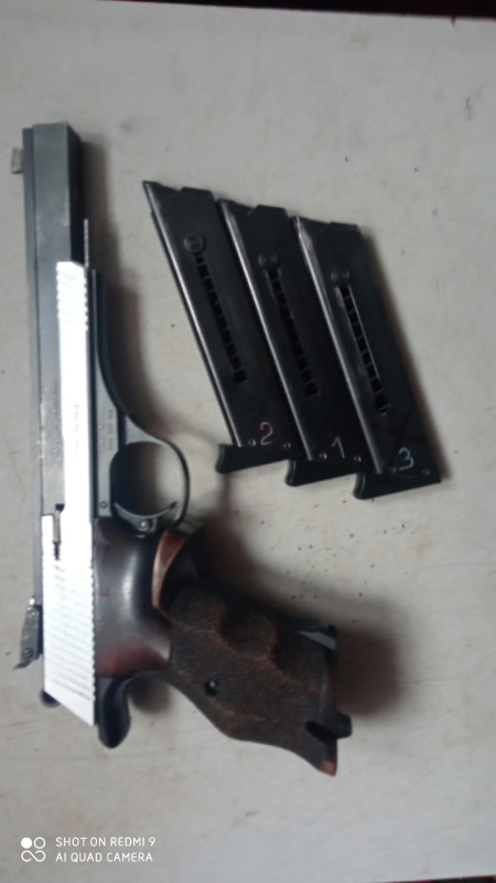 Prodám německou sportovní pistoli ráže 32 S&W Long + 200 náb