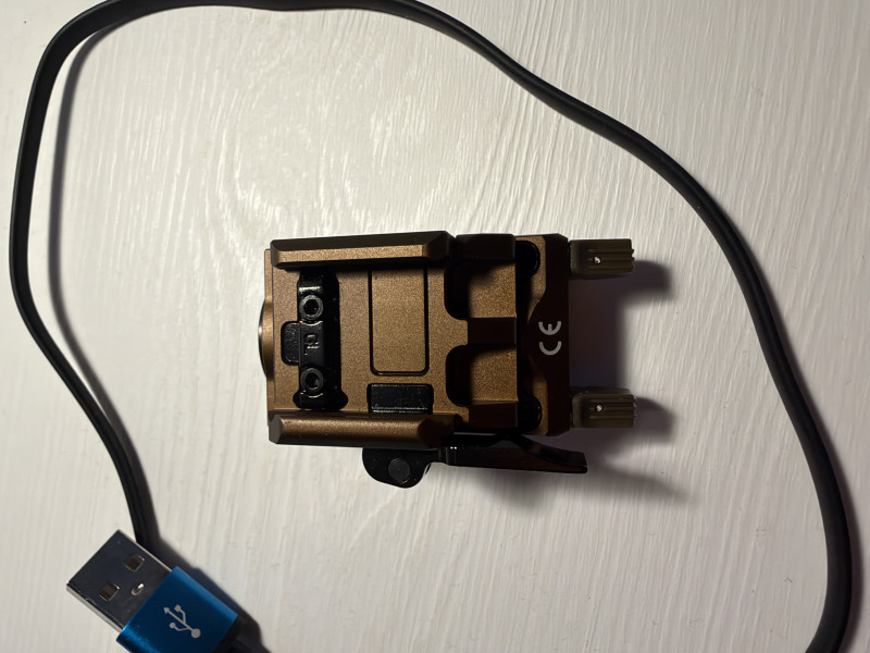 Svítilna olight PL-mini