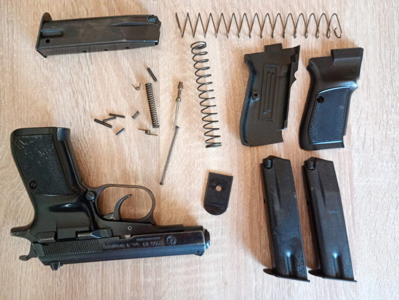 Prodám CZ83 9 mm BR 