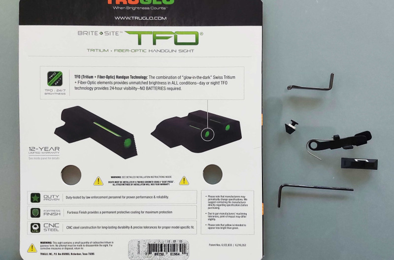 GLOCK 17 Gen4, tritiová mířidla, 2kg stojina, 2 zásobníky