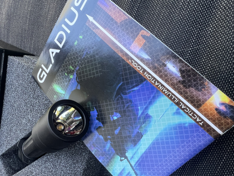 Svítilna Night-Ops - USA, LED, strobo efekt, … PC 6.000 Kč