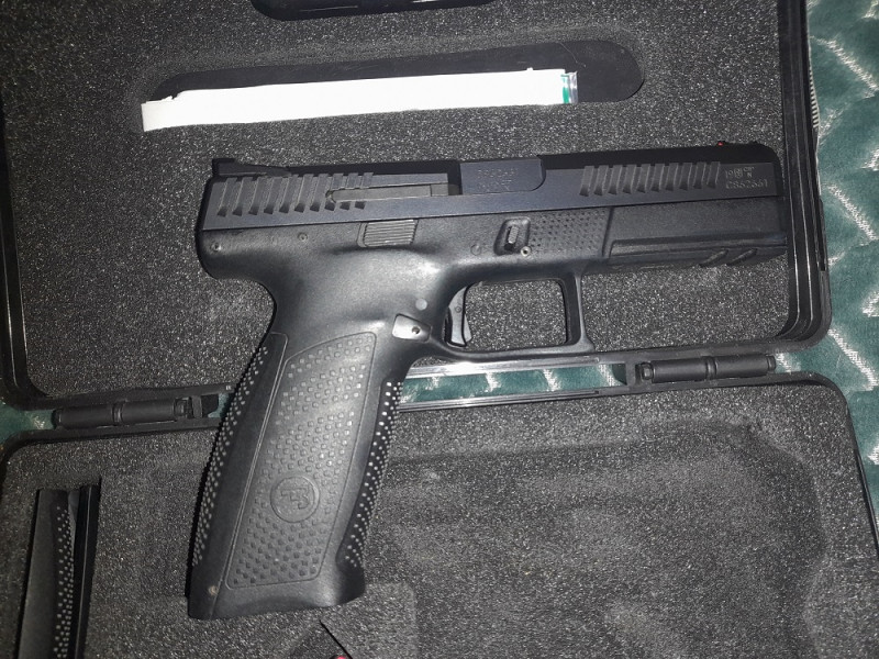 ČZ P-10F 9mm