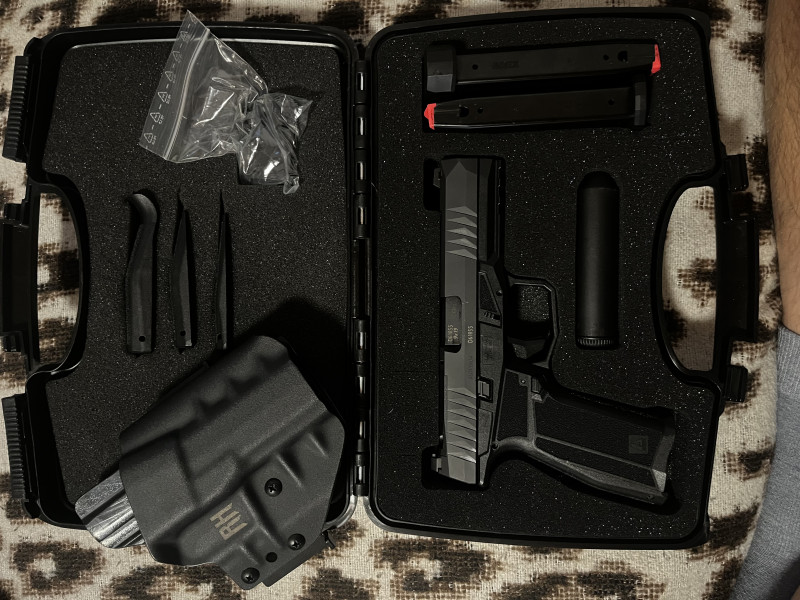 samonabíjecí pistoli Arex Delta L Gen. 2, Czech edition