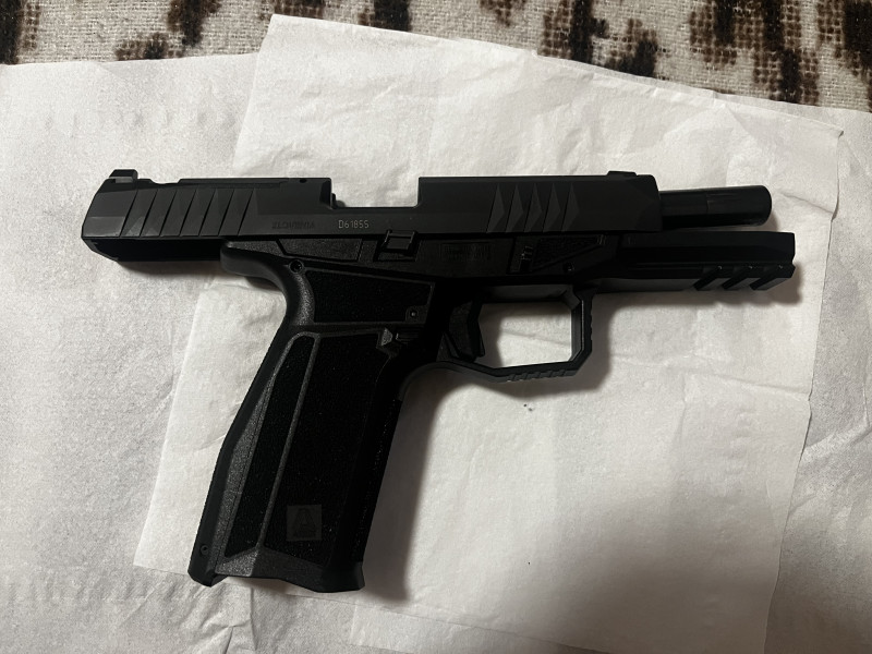 samonabíjecí pistoli Arex Delta L Gen. 2, Czech edition