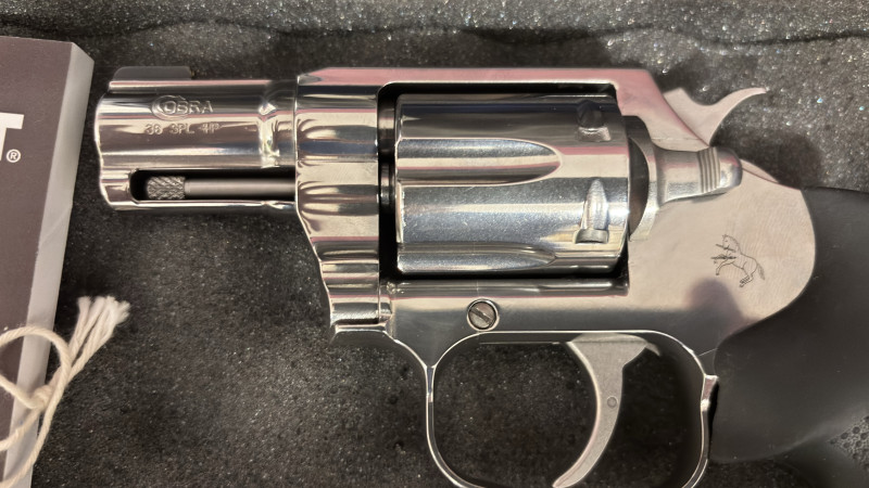 Revolver COLT Cobra 2