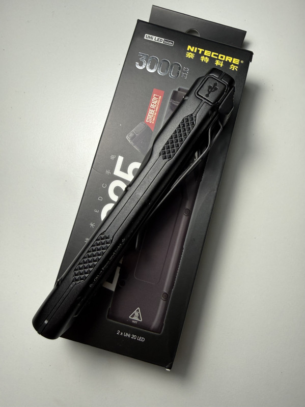 Nitecore EDC25