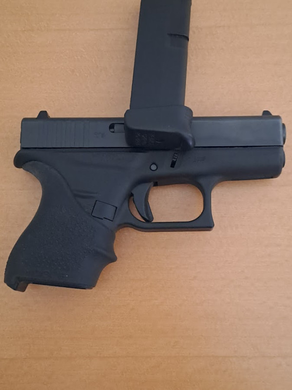 P: Glock 42 + doplňky