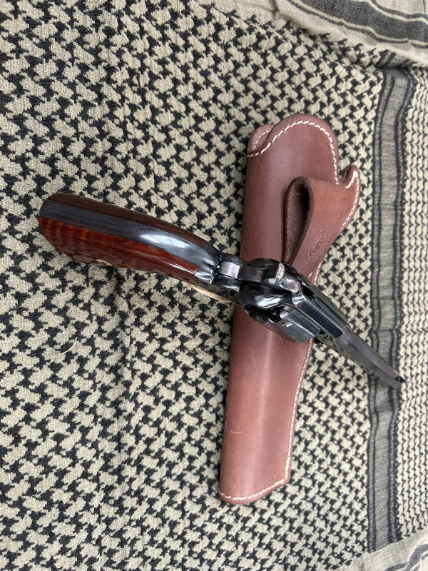 Prodám perkusní revolver Uberti 1858 New Army, ráže .44/.454
