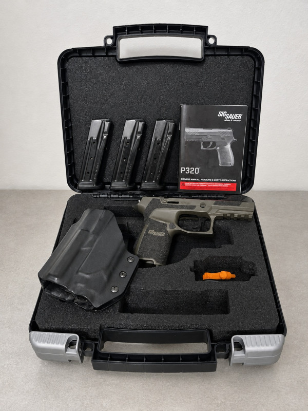 Sig Sauer P320 compact s příslušenstvím