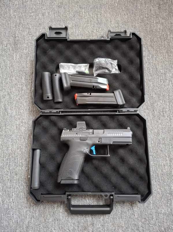 CZ P10C OR + kolimátor a pouzdra