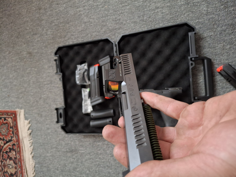 CZ P10C OR + kolimátor a pouzdra