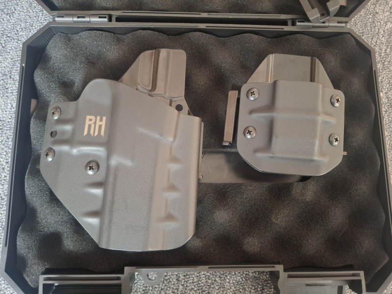 CZ P10C OR + kolimátor a pouzdra