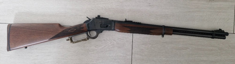 Prodám  pákovou opakovací kulovnici Marlin 1894