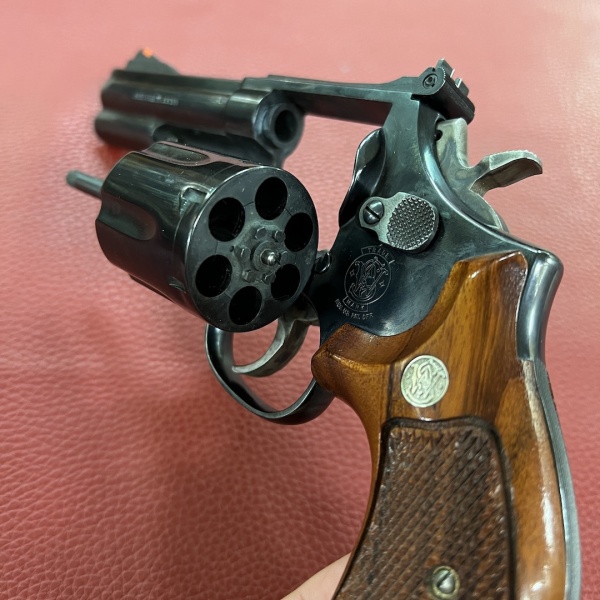 SW 586 357 Magnum,  90-tá léta