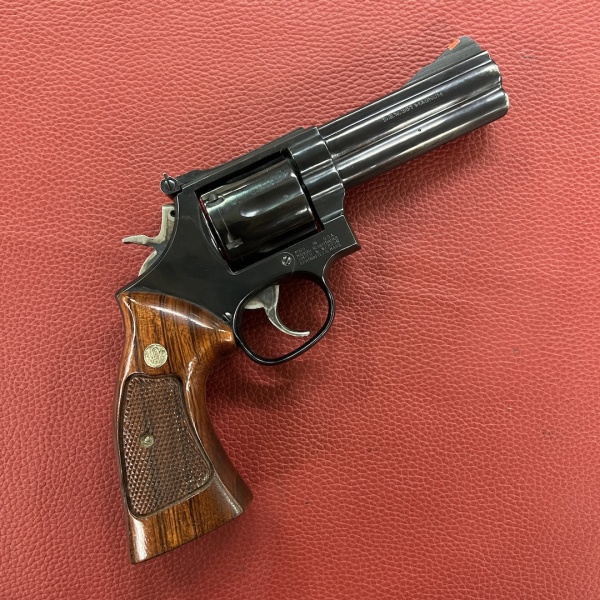 SW 586 357 Magnum,  90-tá léta