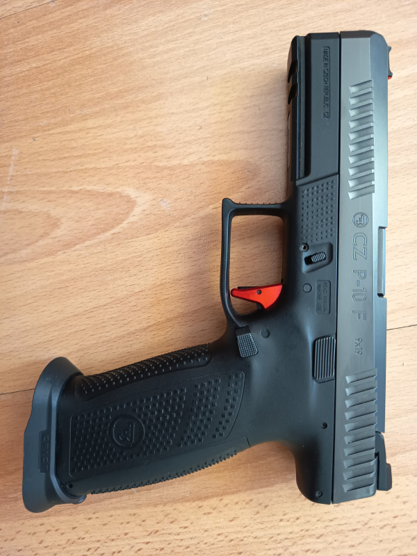 CZ P-10 F v záruce