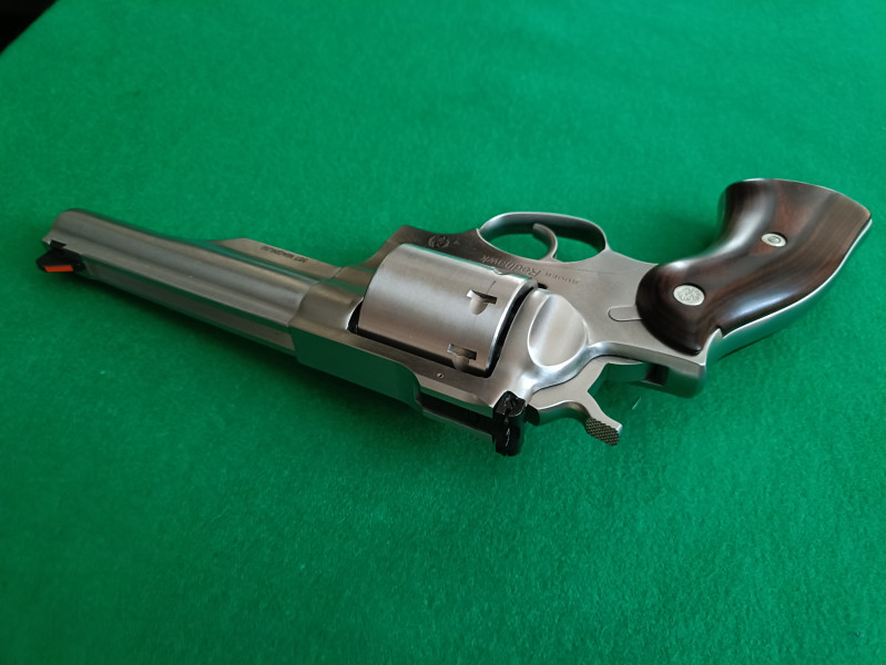 Ruger Redhawk 357 Mg  5,5 palce ,8 ran.