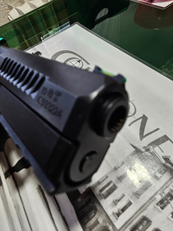 CZ  P 10F perfektní stav .
