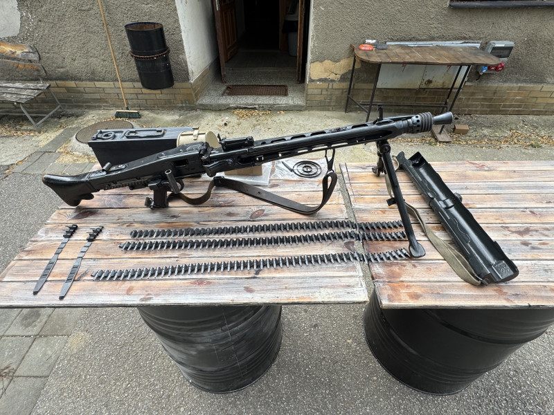 M53/MG42