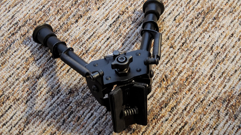 Bipod na kulovnici
