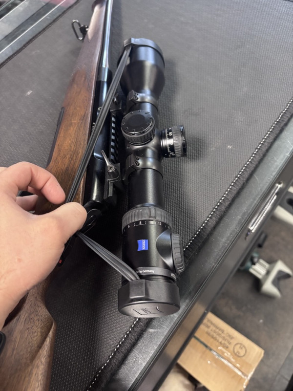  Rössler Titan 6 Lux se zařízením Zeiss Victory V8