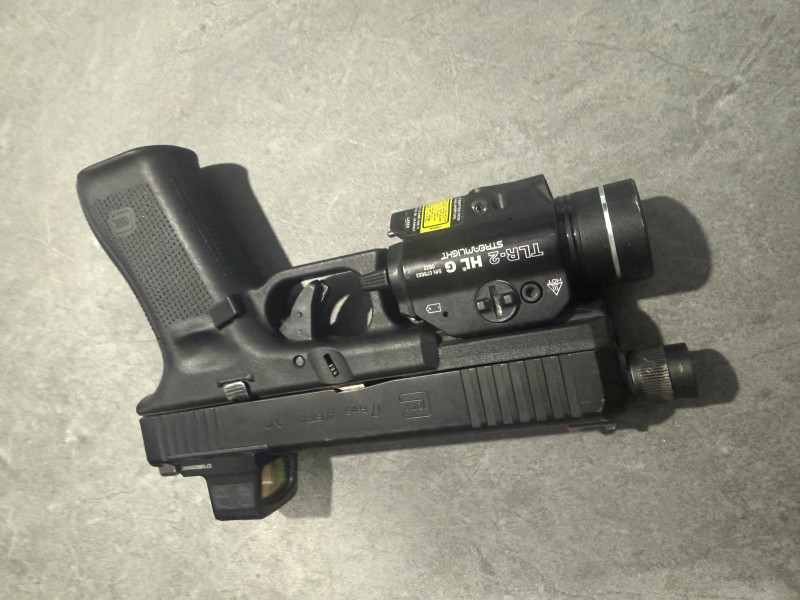 Glock 17 FS MOS se závitem