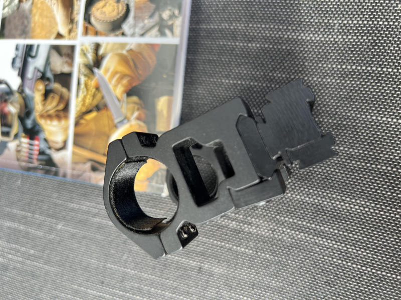 Montáž na weaver oka 25,4 mm + základna na rybinu 11 mm