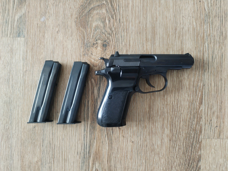 CZ 83