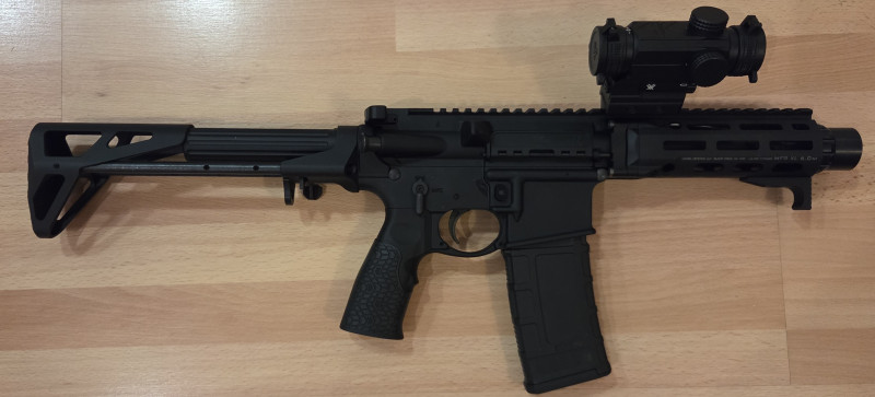 Daniel Defense DDM4 PDW + kolimátor + náboje