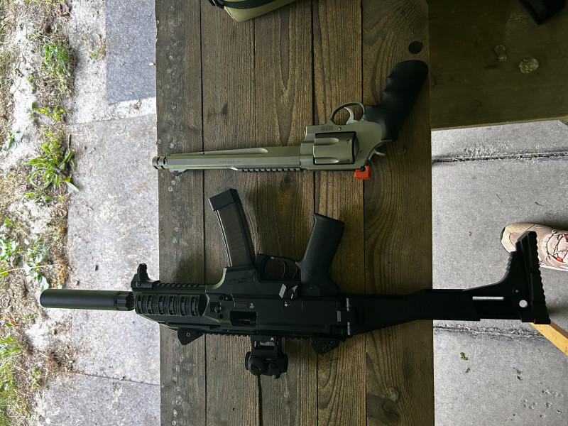 Scorpion Evo 3 S1 + Tlumič GIS CSR 9