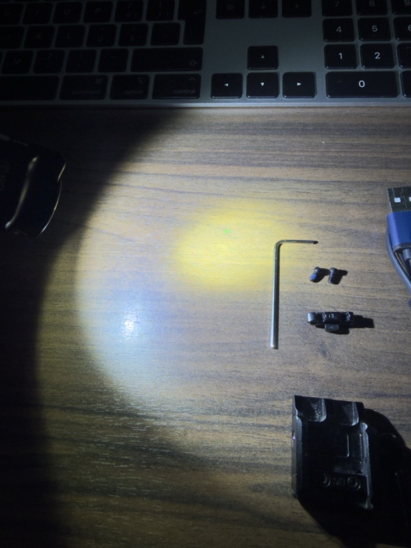 OLIGHT BALDR MINI 600lm s zeleným laserem