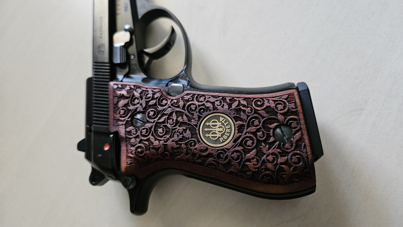 Střenky Beretta 81BB/84/85