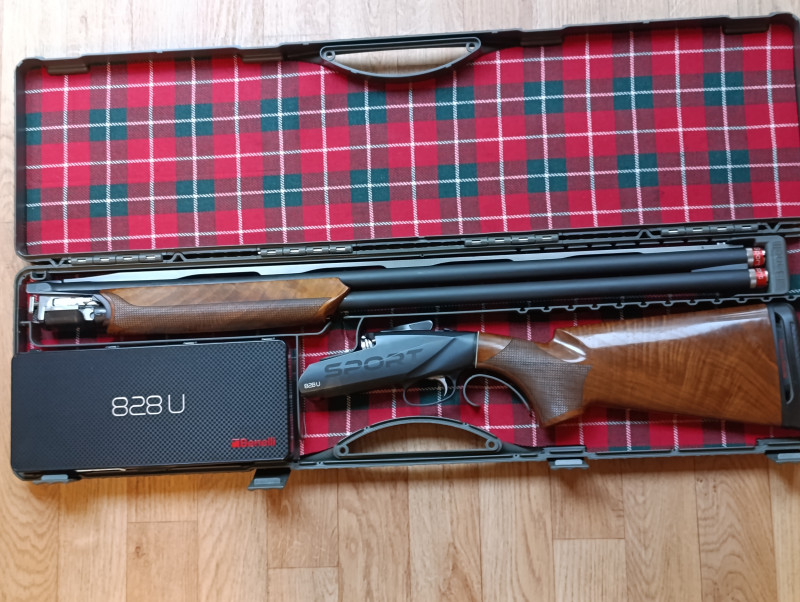 Prodám Benelli 828U