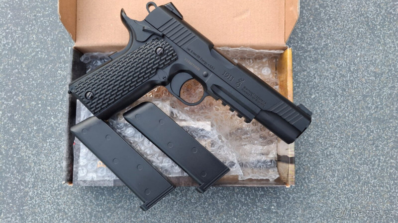 Umarex Browning 1911 HME airsoft manuální pistole