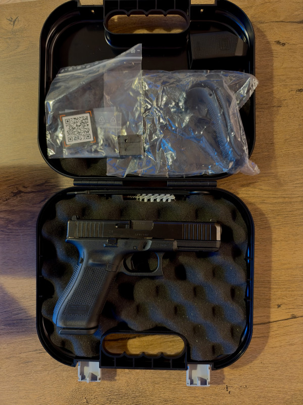 Glock 17 Gen 5 MOS – zánovní + 900 ks střeliva