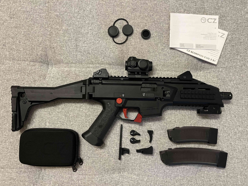 Scorpion Evo 3 top stav + záruka s příslušenstvím