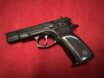 CZ 75 B z roku 1996 s obalem.