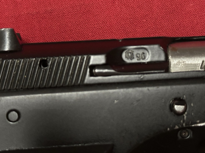 CZ 75 B z roku 1996 s obalem.